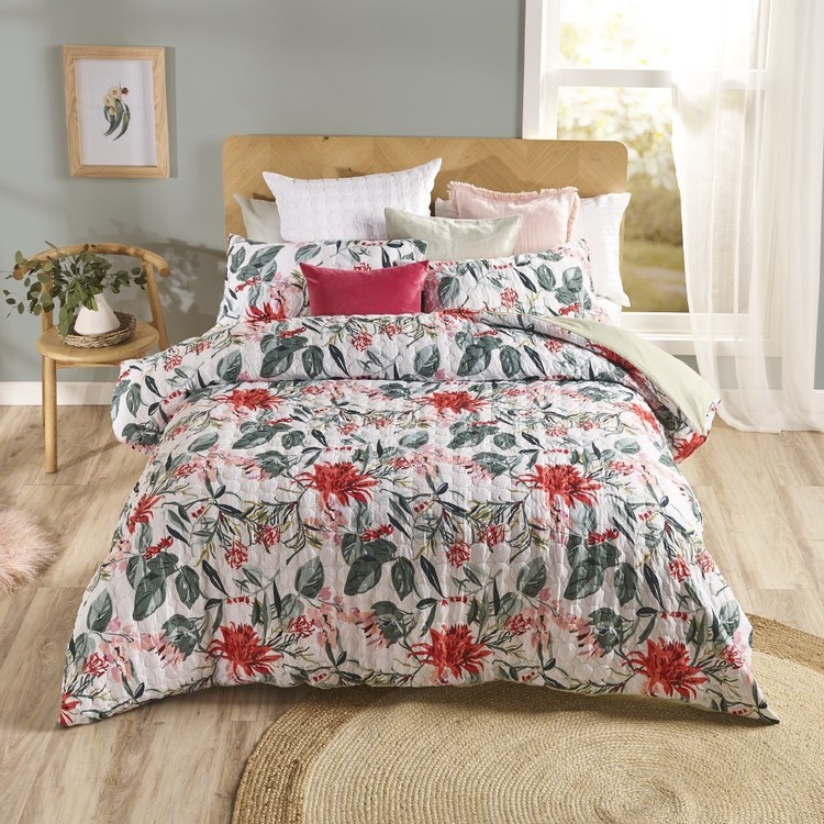 Esque Protea Red Quilt Cover Set