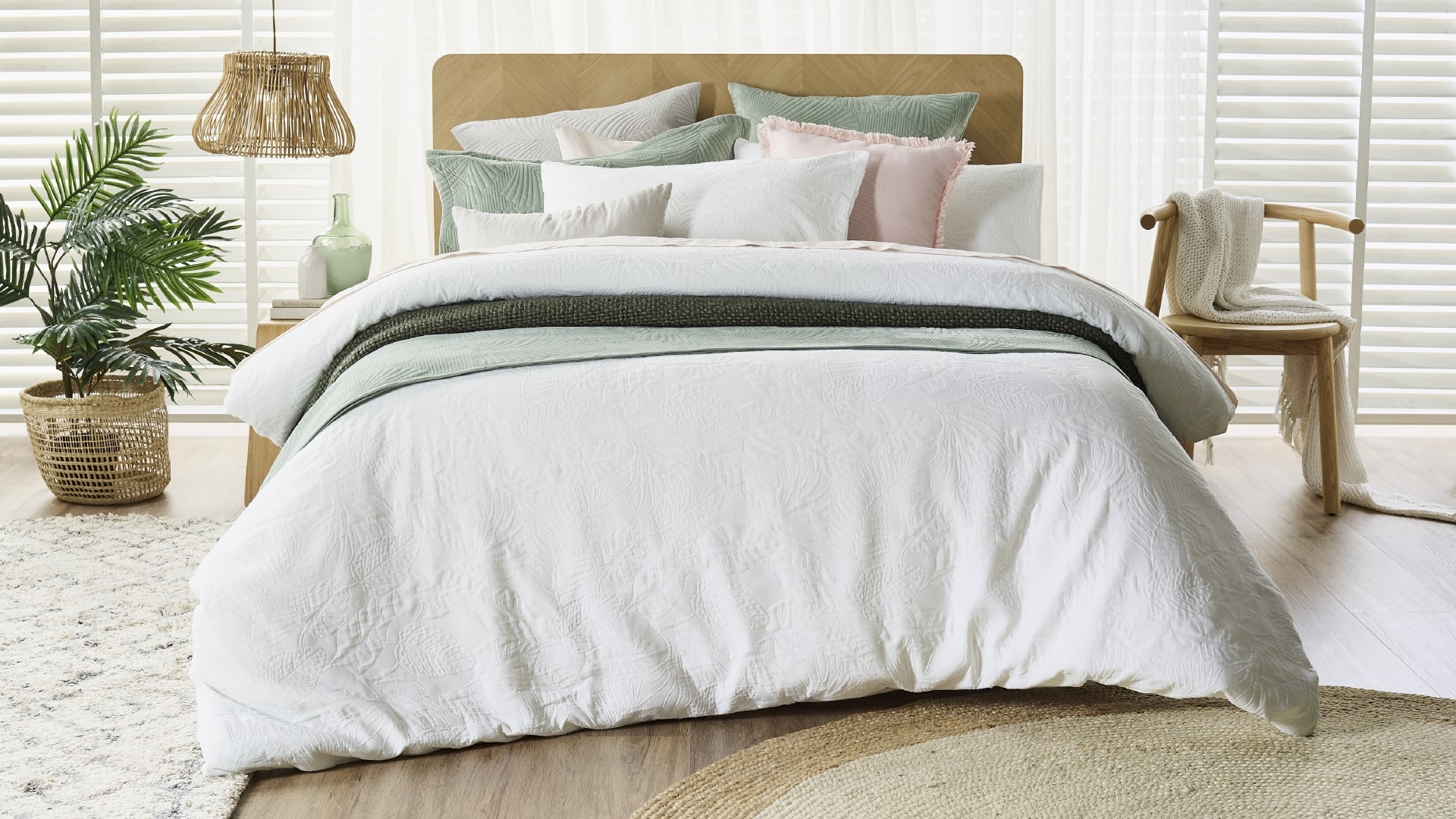 How To Wash Doonas, Pillows & Bed Linen | Spotlight Australia