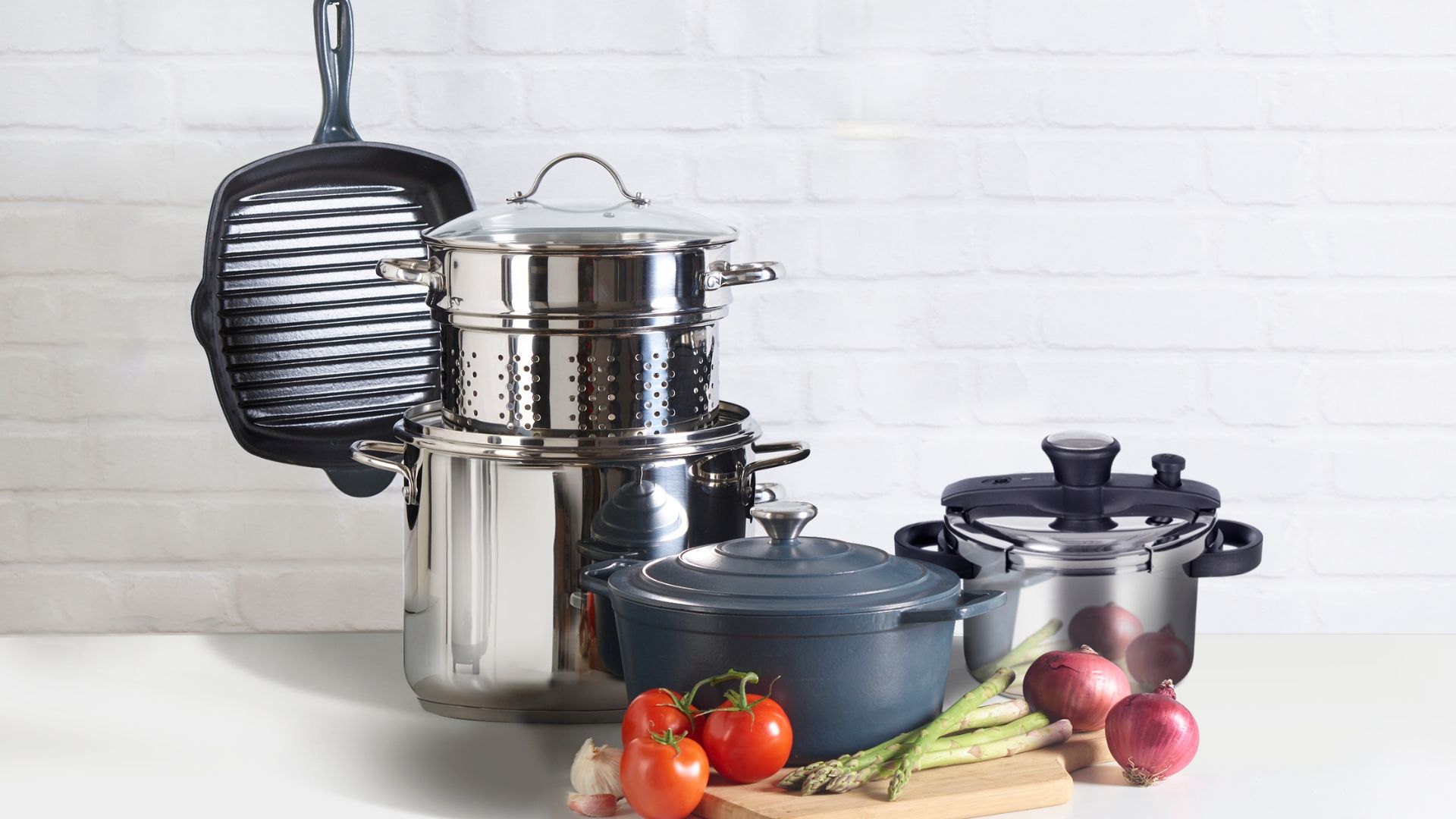 How To Choose The Right Cookware: Ultimate Guide