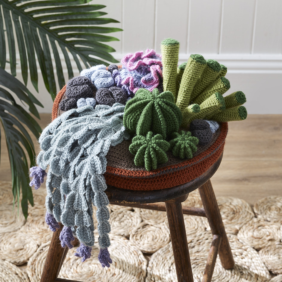 CROCHET CLASS: Amigurumi - Crochet a Mini Cactus - Monster