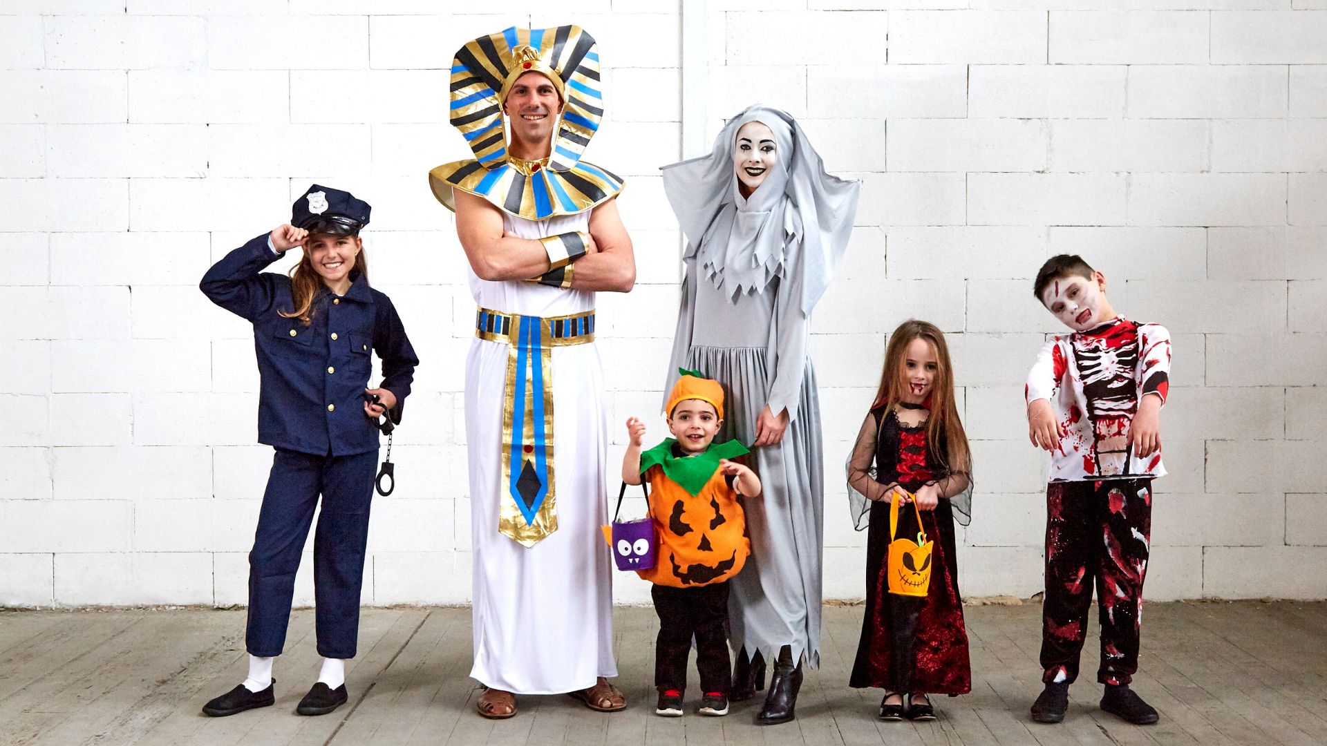 Dress Up This Halloween: Our Favourite Last Minute Halloween Costume Ideas