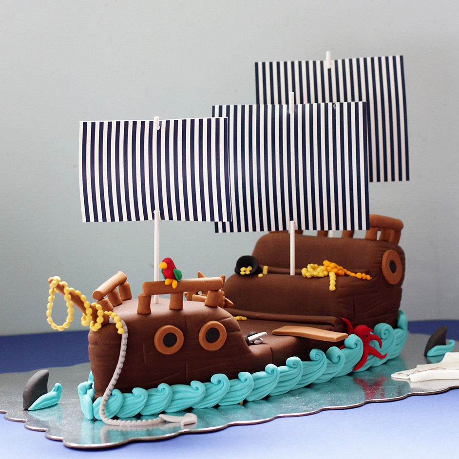 PRECUT Pirate Cupcake Toppers, Treasure Theme Edible Cake Decorations,  Edible Pirate Party Decorations, Pirate Cake Topper, Pirate Edible Cupcake