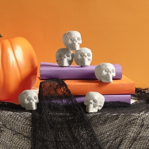 Spooky Hollow Mini Skulls 6 Pack White