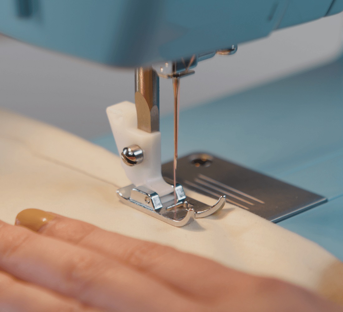 Sewing Machine Needle Sizes, Types & Uses Guide